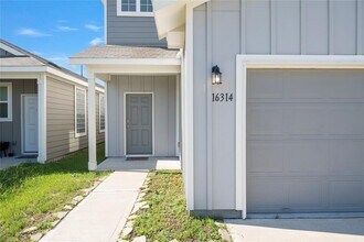 16314 Dutton Clover Dr in Houston, TX - Building Photo - Building Photo