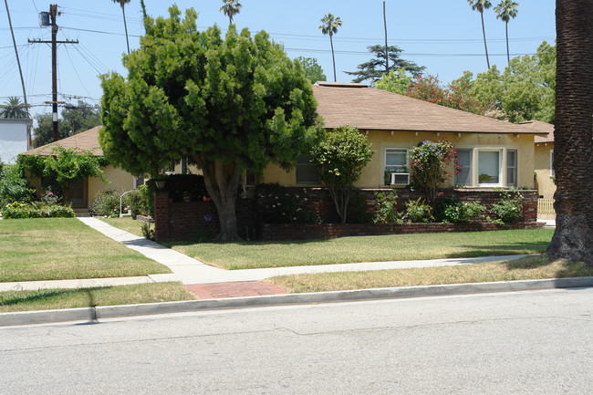 47-49 Greenwood Ave in Pasadena, CA - Building Photo - Building Photo