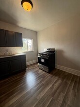 826 Collins St in Pittsburgh, PA - Building Photo - Building Photo