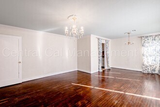 2600 Dracena St in Bakersfield, CA - Building Photo - Building Photo