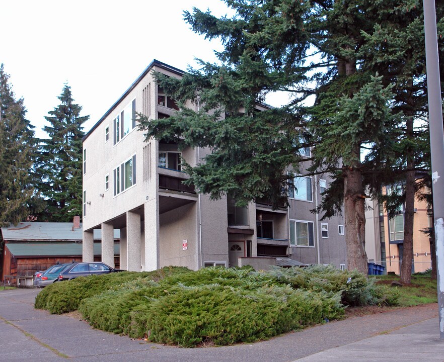 5221 Ravenna Ave NE in Seattle, WA - Foto de edificio