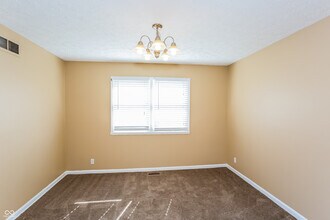 3735 Crickwood Dr in Indianapolis, IN - Building Photo - Building Photo