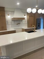 7519 Ridge Ave in Philadelphia, PA - Building Photo