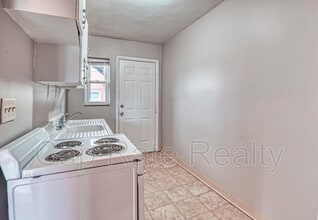 81 N Hampton Rd in Columbus, OH - Building Photo - Building Photo