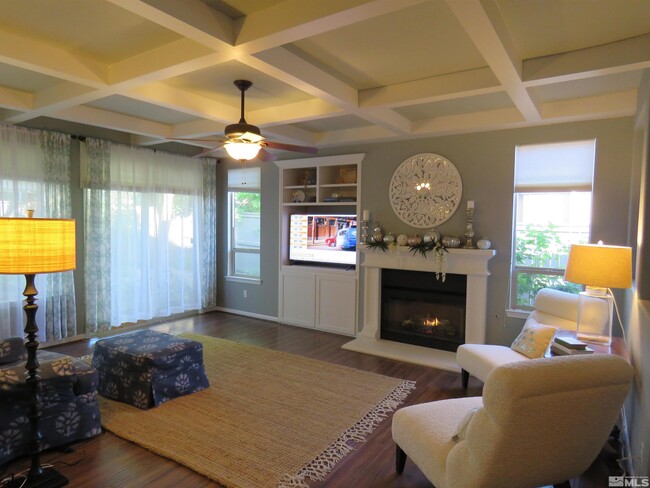 property at 480 Dartmoor Ct