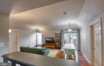 12154 Penderview Terrace in Fairfax, VA - Building Photo - Building Photo