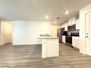 4828 Ava Ridge Ave in Enterprise, NV - Building Photo - Building Photo
