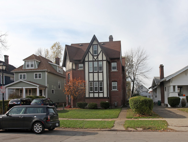 142 Saranac Ave in Buffalo, NY - Foto de edificio - Building Photo