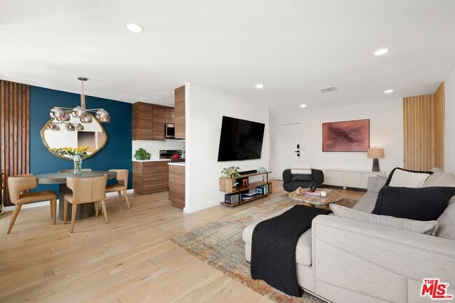 property at 7300 Franklin Ave