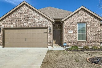 10917 Ranchera Dr in Aubrey, TX - Building Photo - Building Photo