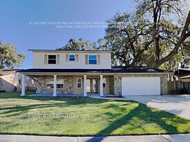 705 Lobelia St in Brandon, FL - Building Photo