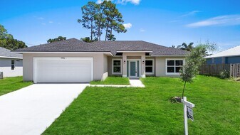 5906 Hickory Dr in Fort Pierce, FL - Building Photo