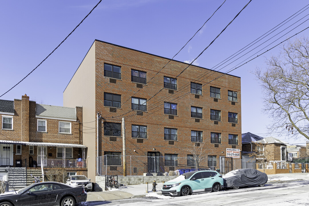 3575 Laconia Ave in Bronx, NY - Building Photo