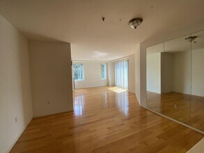 931 Massachusetts Ave, Unit 505 in Cambridge, MA - Building Photo - Building Photo