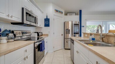 3322 NW 5th Terrace in Cape Coral, FL - Building Photo - Building Photo