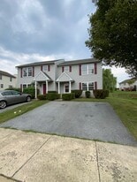 204 Elmshire Dr in Lancaster, PA - Building Photo