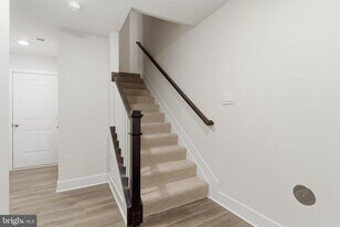 5221 Manor Park Dr in Upper Marlboro, MD - Building Photo