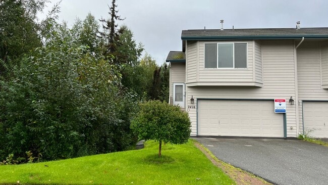 property at 2416 Ridgemont Dr
