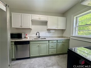 1376 W Hancock Ave in Athens, GA - Building Photo - Building Photo