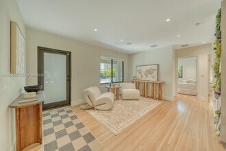 1940 SW 32nd Pl in Miami, FL - Building Photo - Building Photo