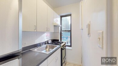 162 E 55th St in New York, NY - Building Photo - Building Photo