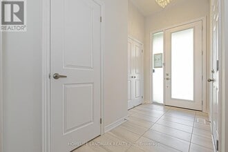 135 Lageer Dr in Whitchurch-Stouffville, ON - Building Photo - Building Photo