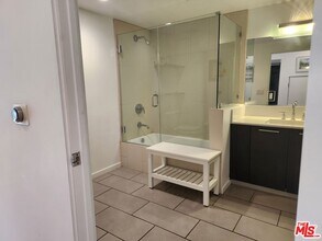 6683 Franklin Ave in Los Angeles, CA - Building Photo - Building Photo