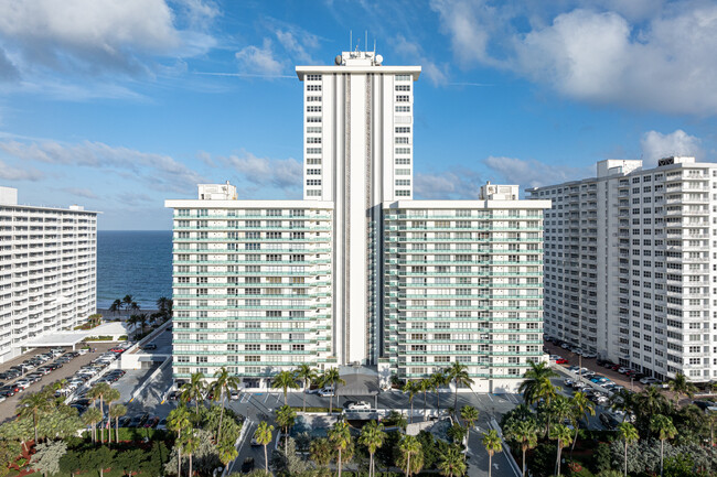 Playa del Mar in Fort Lauderdale, FL - Building Photo - Building Photo