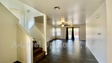 674 W Ash Ridge Dr in Green Valley, AZ - Foto de edificio - Building Photo