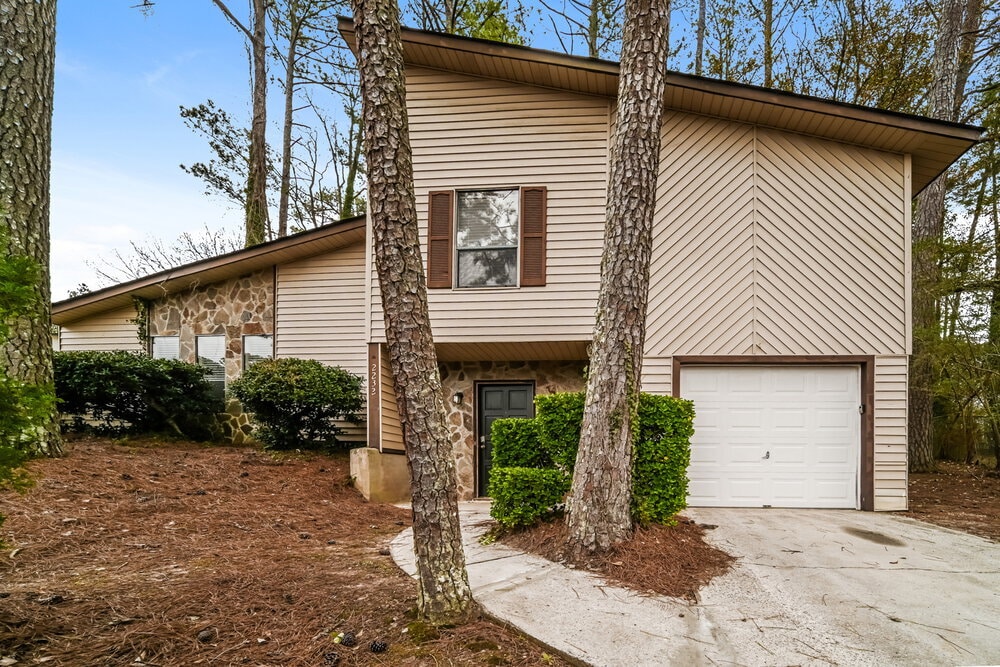 2232 Doral Ct SW in Atlanta, GA - Building Photo