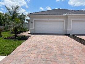 2176 Dragonfruit Wy in Naples, FL - Building Photo