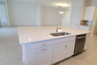 15142 Lake Bessie Loop in Winter Garden, FL - Building Photo - Building Photo
