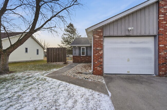 9412 Vista Park Dr in New Haven, IN - Building Photo - Building Photo