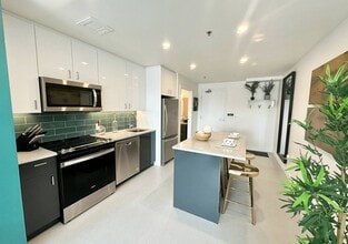 The Zü Apartments in Winnipeg, MB - Building Photo - Building Photo