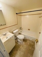 946 W Ocean View Ave in Norfolk, VA - Building Photo - Building Photo