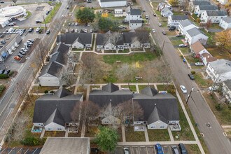 Woodbridge Elderly Housing in Woodbridge, CT - Foto de edificio - Building Photo