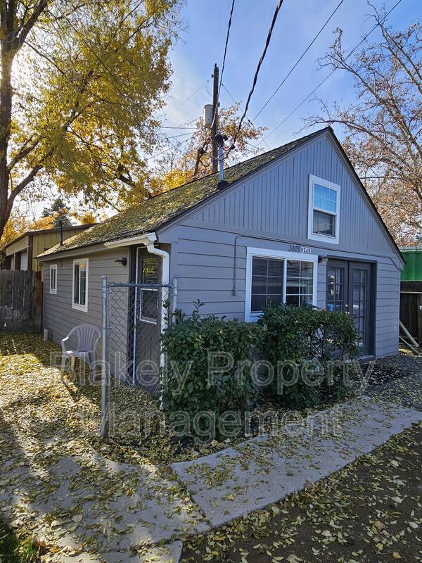 3009 W Overland Rd in Boise, ID - Building Photo - Building Photo