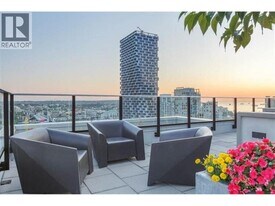 1325 Rolston St in Vancouver, BC - Building Photo