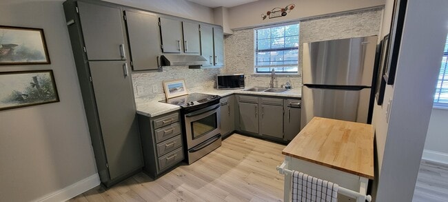 1503 20th St NW, Unit Spacious Studio Apt