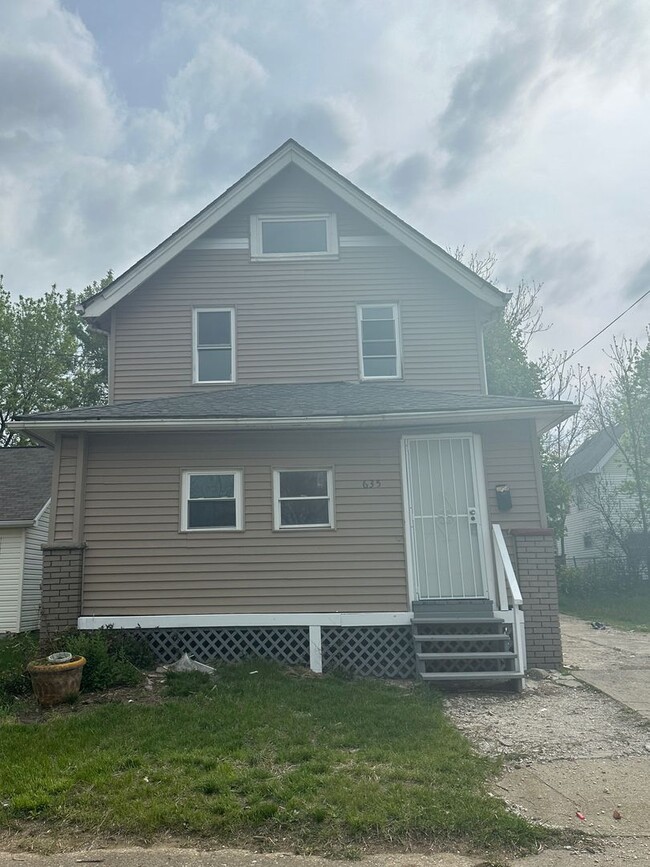 property at 635 E 93rd St