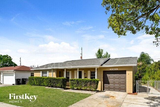 924 Brockway Ave in Orlando, FL - Foto de edificio - Building Photo