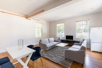 89 Cedar St, Unit 2 in Boston, MA - Foto de edificio - Building Photo