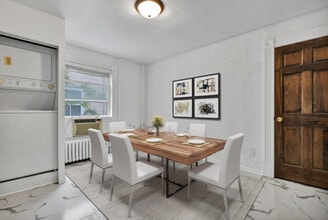 716 N Walnut St, Unit 1 in Lansing, MI - Foto de edificio - Building Photo