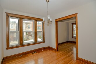 2457 W Rice St, Unit 1 in Chicago, IL - Building Photo - Building Photo