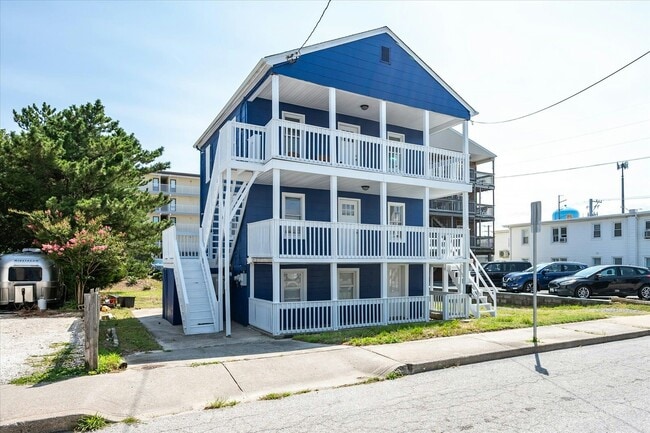 property at 11 43rd St