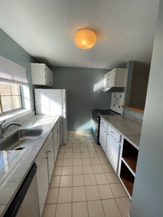 42 N Main St-Unit -77 in West Hartford, CT - Building Photo