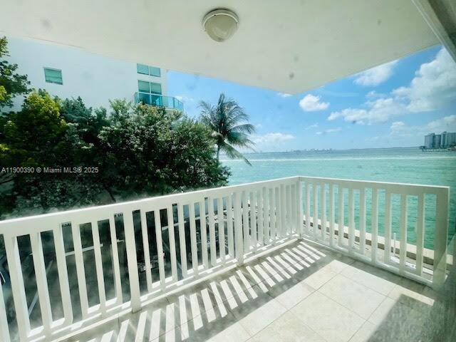 2016 Bay Dr in Miami Beach, FL - Building Photo - Building Photo