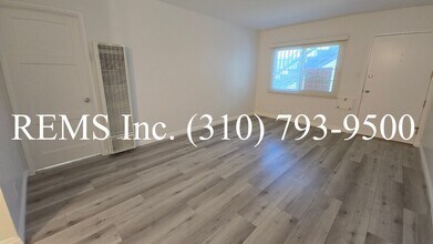9038 Ramsgate Ave in Los Angeles, CA - Building Photo - Building Photo