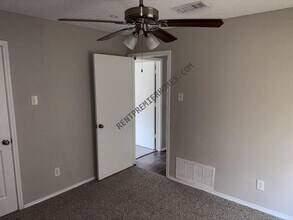 5047 Hollow Ridge Rd in Dallas, TX - Building Photo - Building Photo