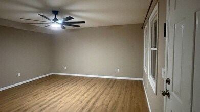 534 Voorhees Ave in Middlesex, NJ - Building Photo - Building Photo